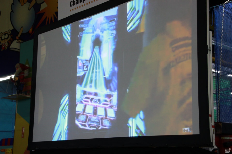 【KAC 2012】「SOUND VOLTEX BOOTH」「REFLEC BEAT limelight」「beatmania IIDX 20 tricoro」決勝ラウンドが開催、最終日もスーパープレイが続出！の画像19