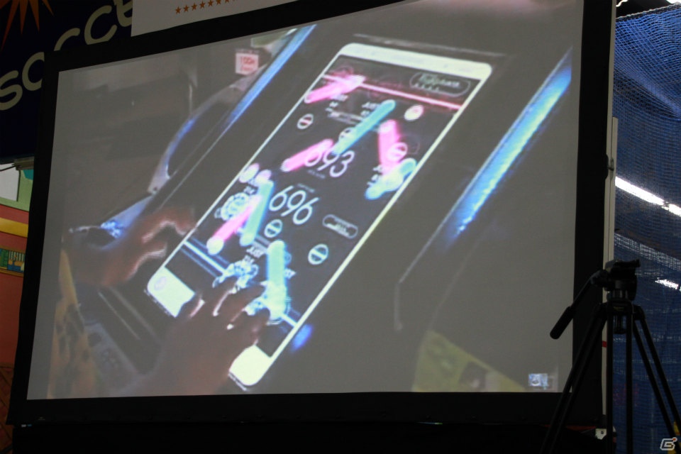 【KAC 2012】「SOUND VOLTEX BOOTH」「REFLEC BEAT limelight」「beatmania IIDX 20 tricoro」決勝ラウンドが開催、最終日もスーパープレイが続出！の画像23