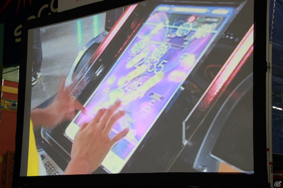 【KAC 2012】「SOUND VOLTEX BOOTH」「REFLEC BEAT limelight」「beatmania IIDX 20 tricoro」決勝ラウンドが開催、最終日もスーパープレイが続出！の画像26