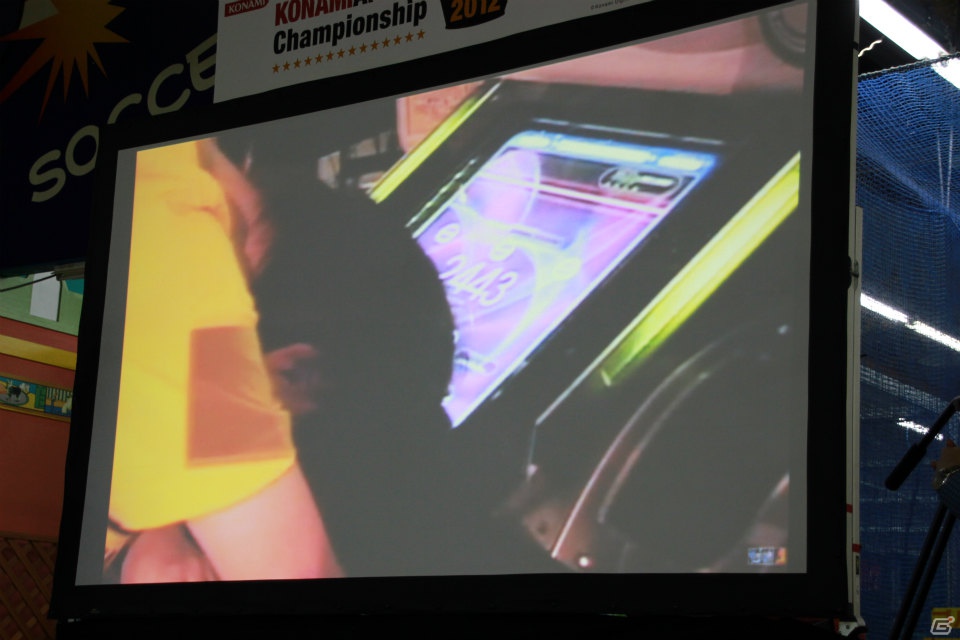 【KAC 2012】「SOUND VOLTEX BOOTH」「REFLEC BEAT limelight」「beatmania IIDX 20 tricoro」決勝ラウンドが開催、最終日もスーパープレイが続出！の画像29