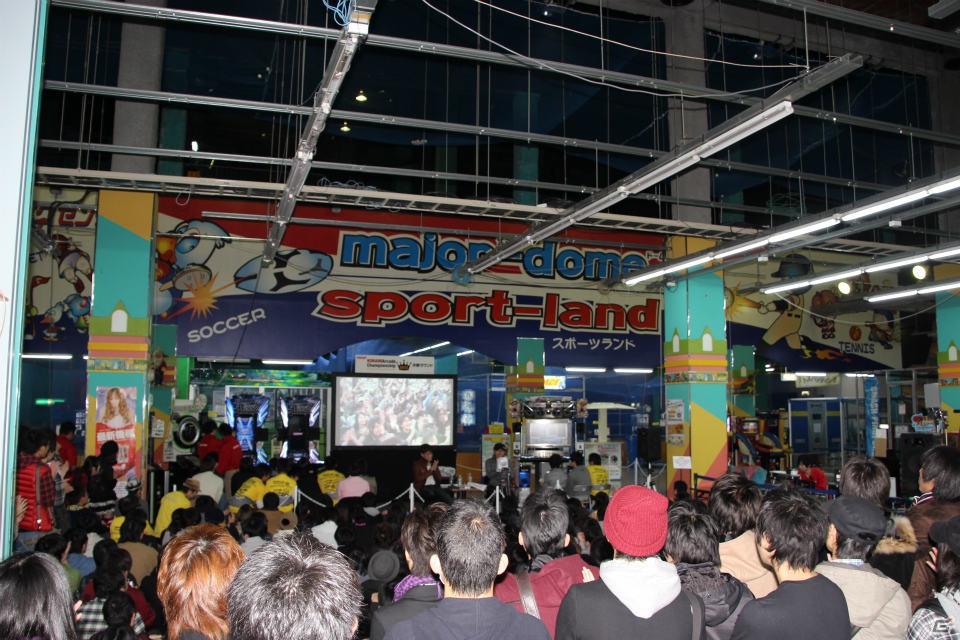 【KAC 2012】「SOUND VOLTEX BOOTH」「REFLEC BEAT limelight」「beatmania IIDX 20 tricoro」決勝ラウンドが開催、最終日もスーパープレイが続出！の画像8