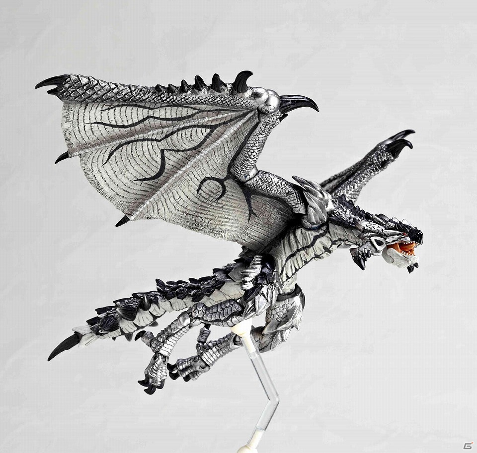リオレウス・リオレイア希少種の「MHモンスターぬいぐるみ」など
