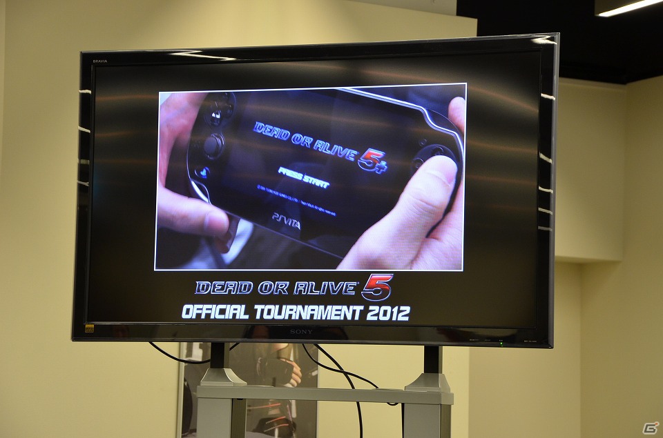 「DEAD OR ALIVE 5」最強プレイヤーが決定！PS Vita版の実機デモも公開された「『DEAD OR ALIVE 5』Official Tournament 2012 決勝ラウンド」レポートの画像24