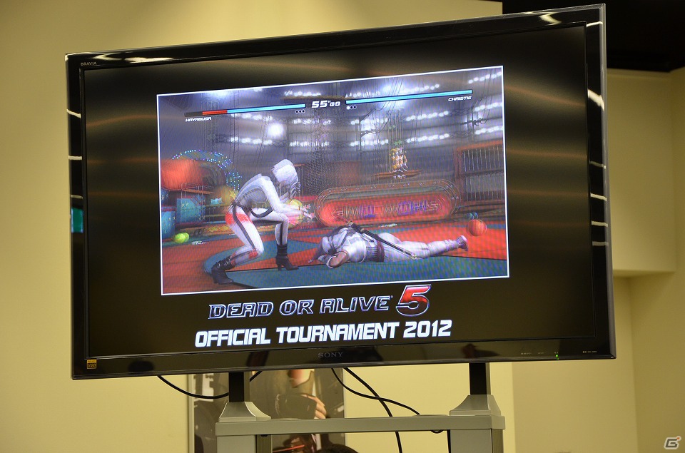 「DEAD OR ALIVE 5」最強プレイヤーが決定！PS Vita版の実機デモも公開された「『DEAD OR ALIVE 5』Official Tournament 2012 決勝ラウンド」レポートの画像9