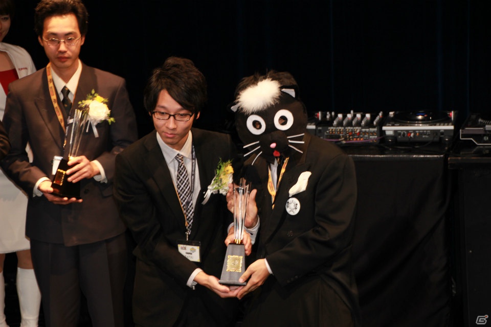 ダンサーSAMさんや五輪銀メダリストの田中佑典選手も登場した「KONAMI Arcade Championship 2012 グランドフィナーレ ～受賞祝賀会～」レポートの画像17