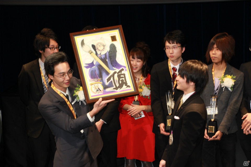 ダンサーSAMさんや五輪銀メダリストの田中佑典選手も登場した「KONAMI Arcade Championship 2012 グランドフィナーレ ～受賞祝賀会～」レポートの画像38