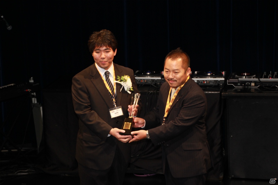ダンサーSAMさんや五輪銀メダリストの田中佑典選手も登場した「KONAMI Arcade Championship 2012 グランドフィナーレ ～受賞祝賀会～」レポートの画像7