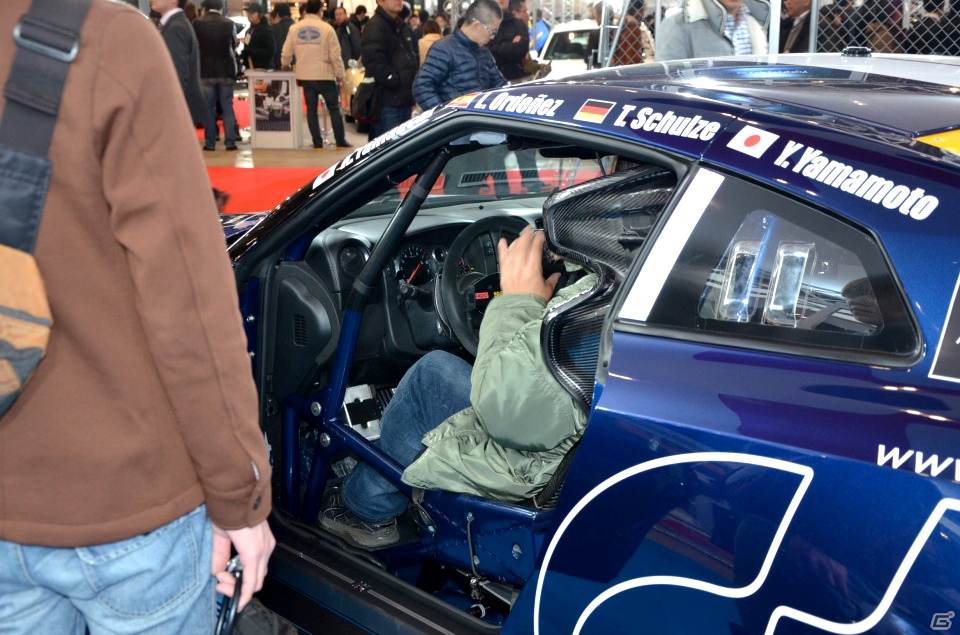 東京オートサロン 2013「グランツーリスモ・ヒストリーブース」レポート―展示中の「GT-R N24 GTアカデミー」はなんと誰でも試乗可能！の画像14
