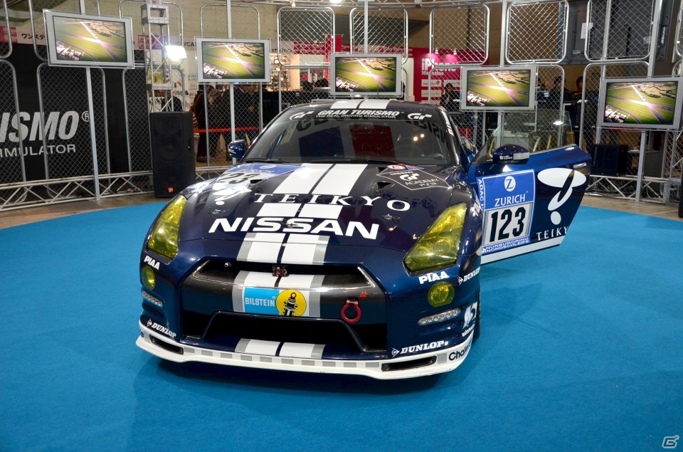 東京オートサロン 2013「グランツーリスモ・ヒストリーブース」レポート―展示中の「GT-R N24 GTアカデミー」はなんと誰でも試乗可能！の画像5
