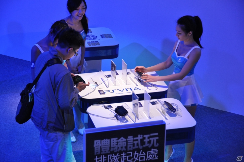【台北国際ゲームショウ 2013】PS Vita新色「冰雪銀（アイスシルバー）」が展示、各ハードの試遊台も多数！今年の会場限定即売コーナーは内部に設置されたSCETブースレポの画像38
