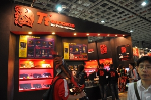 【台北国際ゲームショウ 2013】Gamaniaのeスポーツチーム「GAMABEARS」も駆け付けた！会場の様子＆露出の多い凝った衣装多め！コンパニオンを紹介の画像19