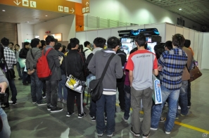 【台北国際ゲームショウ 2013】Gamaniaのeスポーツチーム「GAMABEARS」も駆け付けた！会場の様子＆露出の多い凝った衣装多め！コンパニオンを紹介の画像29