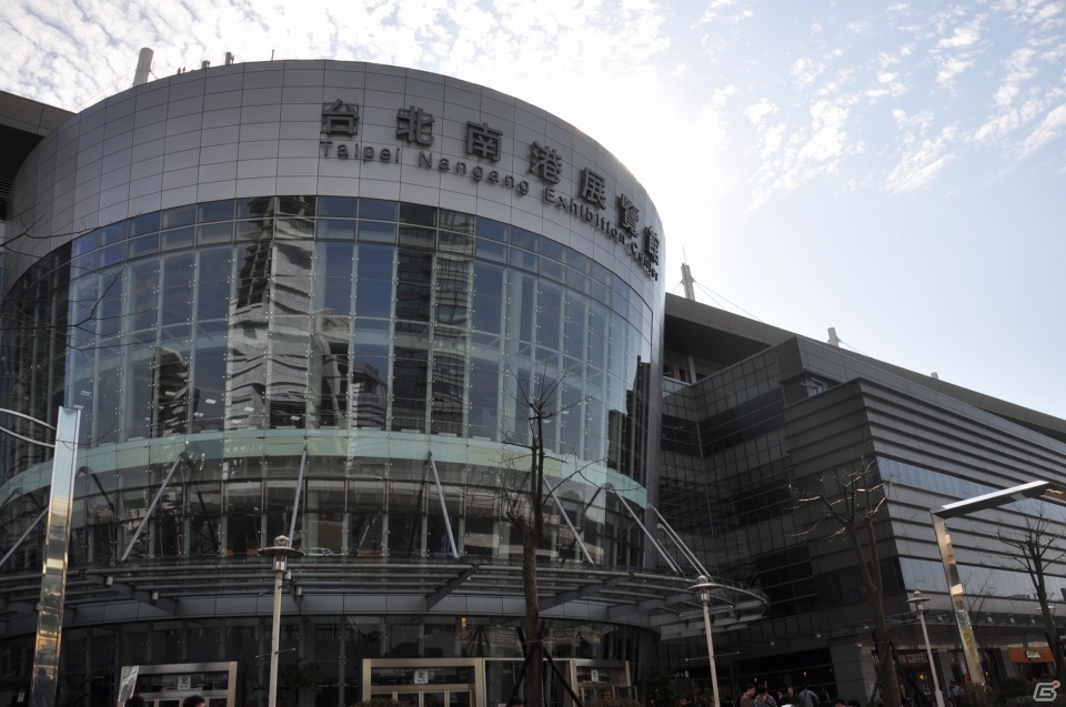 【台北国際ゲームショウ 2013】Gamaniaのeスポーツチーム「GAMABEARS」も駆け付けた！会場の様子＆露出の多い凝った衣装多め！コンパニオンを紹介の画像1