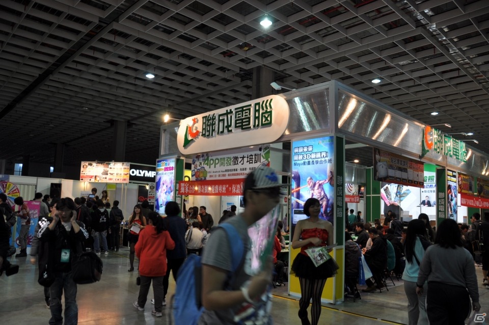 【台北国際ゲームショウ 2013】Gamaniaのeスポーツチーム「GAMABEARS」も駆け付けた！会場の様子＆露出の多い凝った衣装多め！コンパニオンを紹介の画像11