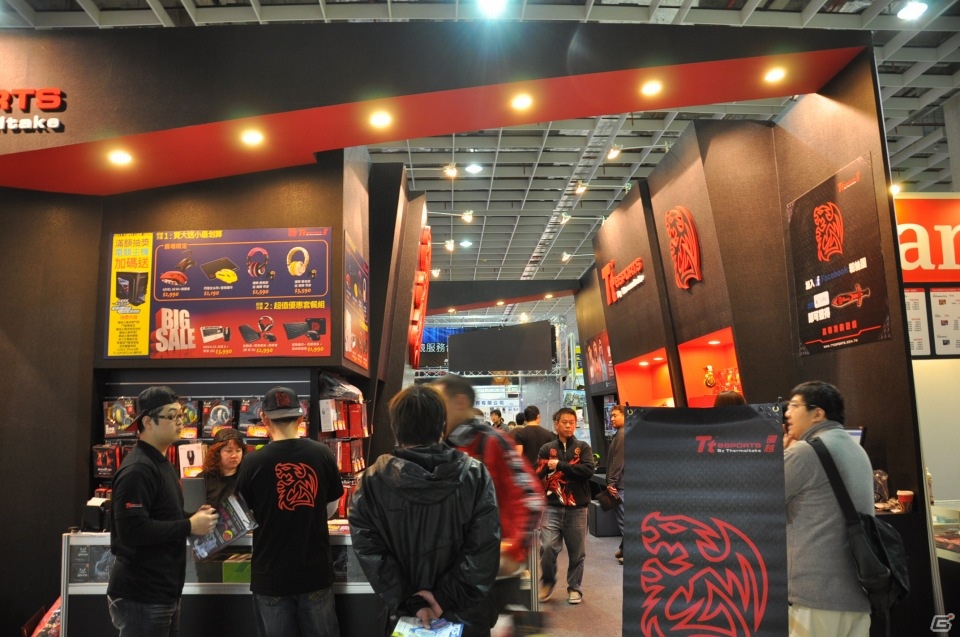 【台北国際ゲームショウ 2013】Gamaniaのeスポーツチーム「GAMABEARS」も駆け付けた！会場の様子＆露出の多い凝った衣装多め！コンパニオンを紹介の画像20