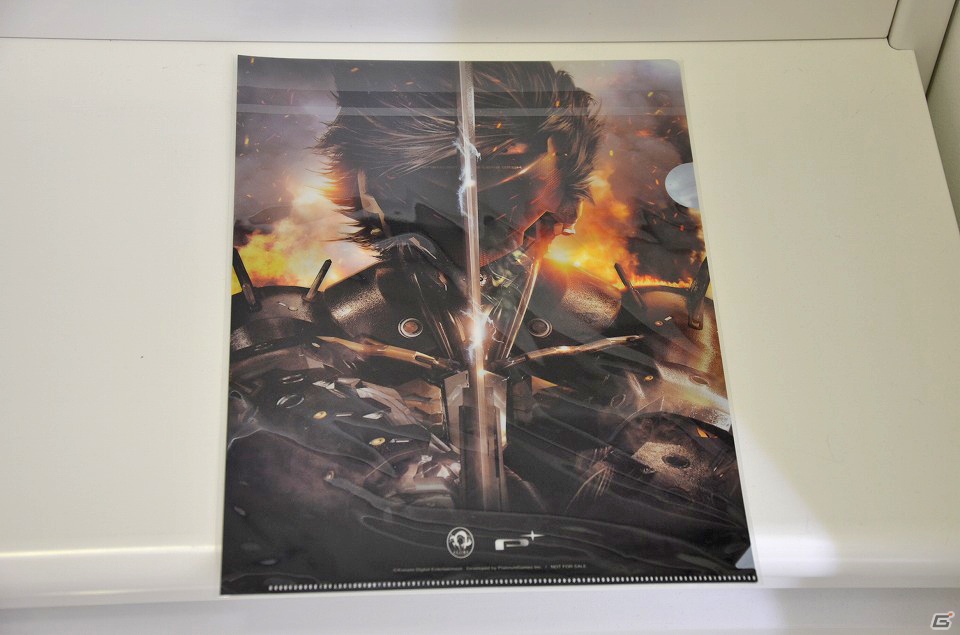 PS3「メタルギア ライジング リベンジェンス」ついに発売！開店前から長蛇の列ができた発売記念抽選会の模様をお届けの画像7