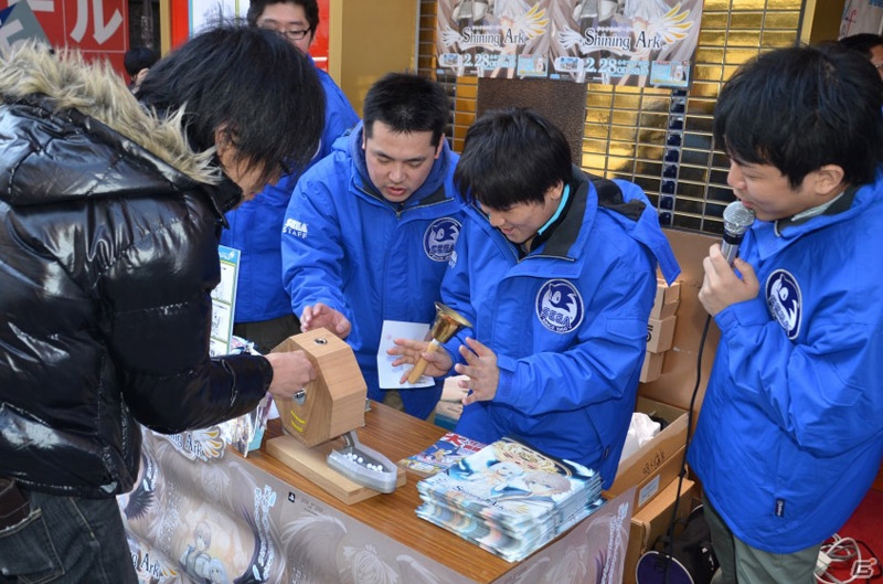 PSP「シャイニング・アーク」発売記念抽選会に澤田プロデューサーとTony氏が登場―両氏へのショートインタビューをお届けの画像5