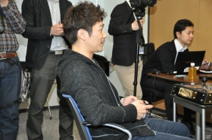 会場が当時のゲームセンターのように盛り上がった「カプコン アーケード キャビネット」＆「ヴァンパイア リザレクション」ドノヴァンでハギーを倒してプレゼントGET！媒体対決ゲーム大会レポートの画像62