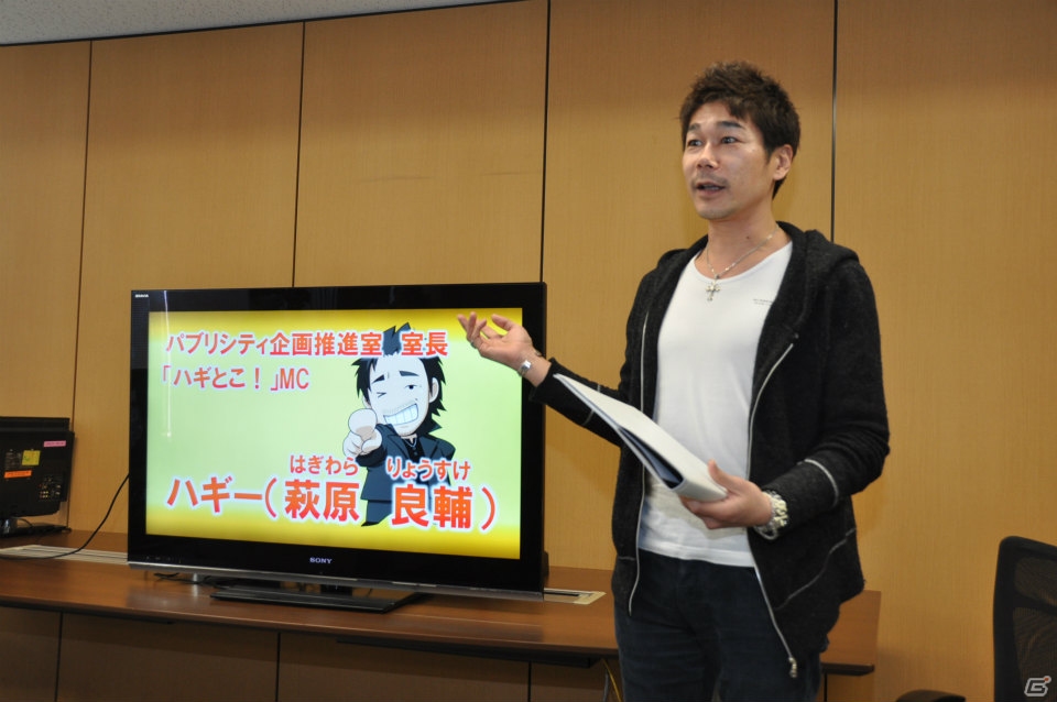 会場が当時のゲームセンターのように盛り上がった「カプコン アーケード キャビネット」＆「ヴァンパイア リザレクション」ドノヴァンでハギーを倒してプレゼントGET！媒体対決ゲーム大会レポートの画像1