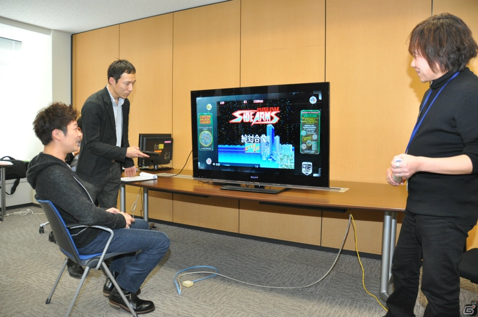 会場が当時のゲームセンターのように盛り上がった「カプコン アーケード キャビネット」＆「ヴァンパイア リザレクション」ドノヴァンでハギーを倒してプレゼントGET！媒体対決ゲーム大会レポートの画像10