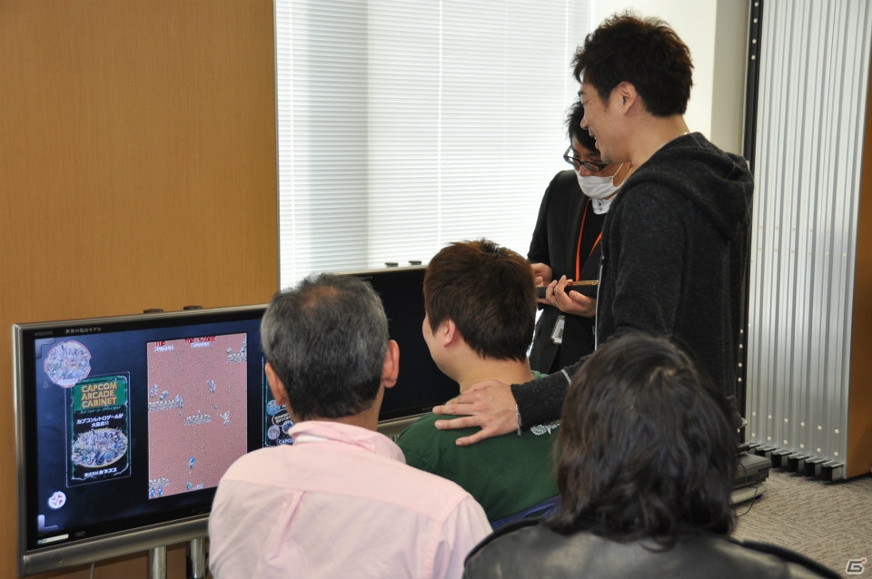 会場が当時のゲームセンターのように盛り上がった「カプコン アーケード キャビネット」＆「ヴァンパイア リザレクション」ドノヴァンでハギーを倒してプレゼントGET！媒体対決ゲーム大会レポートの画像25