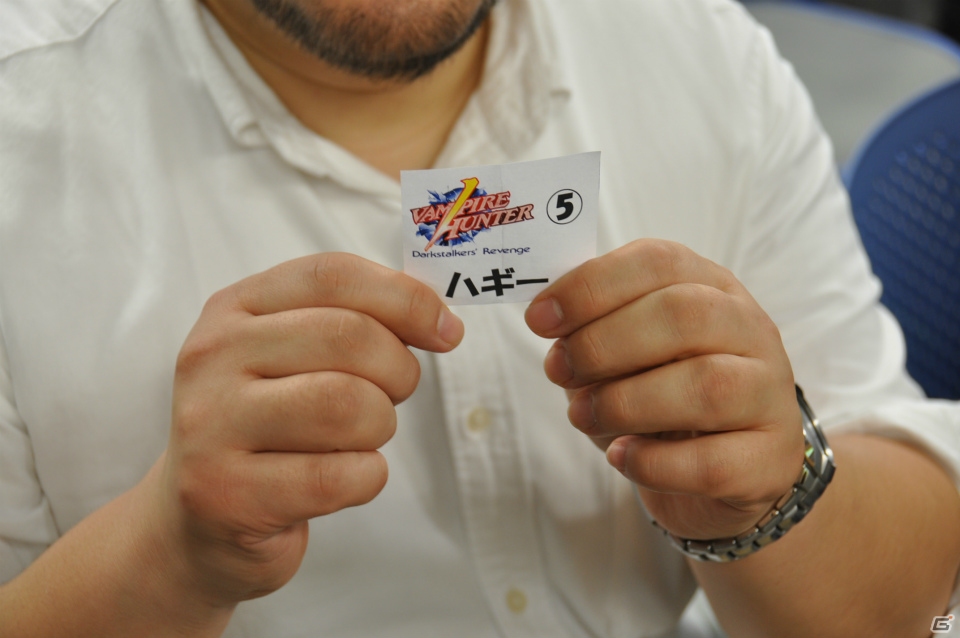 会場が当時のゲームセンターのように盛り上がった「カプコン アーケード キャビネット」＆「ヴァンパイア リザレクション」ドノヴァンでハギーを倒してプレゼントGET！媒体対決ゲーム大会レポートの画像53
