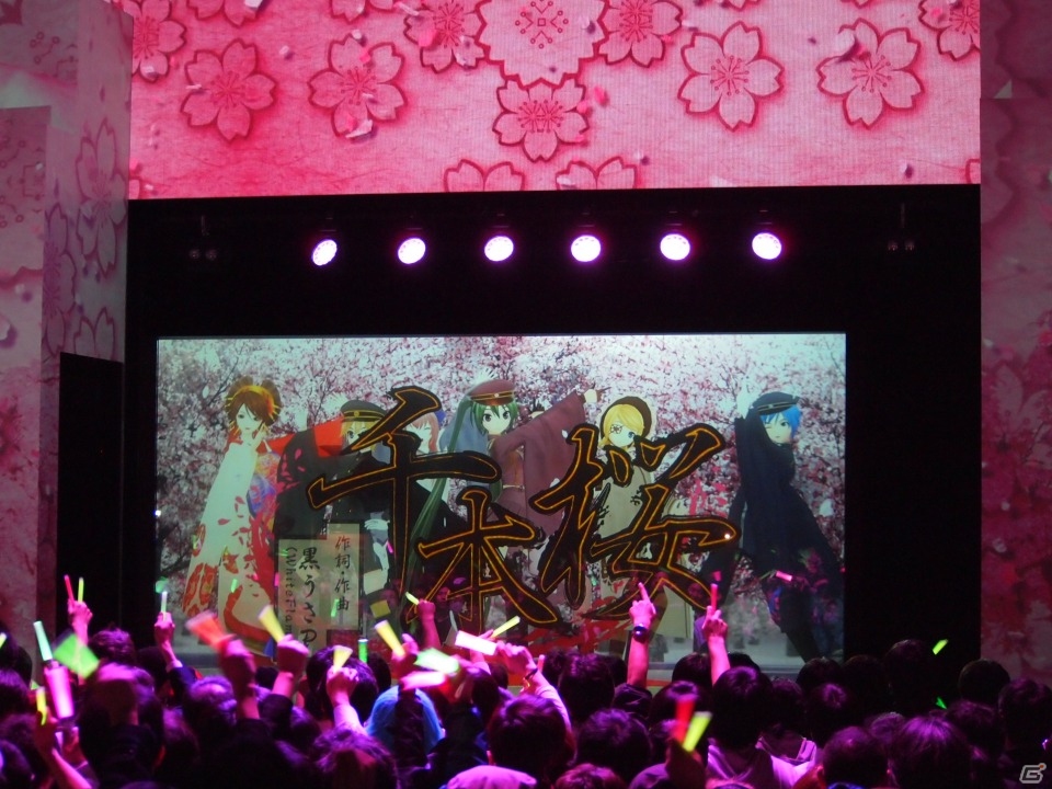 東京ジョイポリスで「千本桜」のコラボイベントを開催中。ボーカロイド一色に染まったジョイポリスと「初音ミク -Project DIVA- F」の発売記念イベント「DAIBA de Thanks！」レポートの画像3