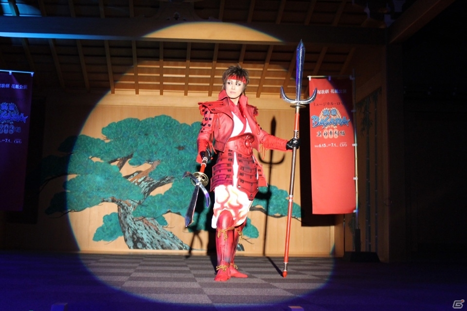 出演者による華麗なパフォーマンスも披露！舞台ならではの歌やロマンあふれた演出を目指す宝塚歌劇花組公演「戦国BASARA」制作発表会の画像4