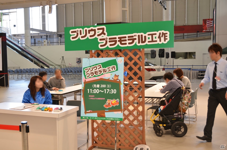 親子で一緒にレースを楽しむ姿が見られた「第4回こどもモーターショー」でのPS3/Xbox 360「F1 RACE STARS」店頭体験会レポートの画像5