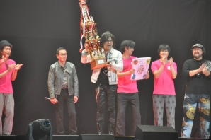 オープニングでの激しい演技、西川貴教さんと出演者の爆笑トークショーや座布団ゴルフも！？最新作も電撃発表された「バサラ祭2013 ～春の陣～」3月30日公演レポの画像58