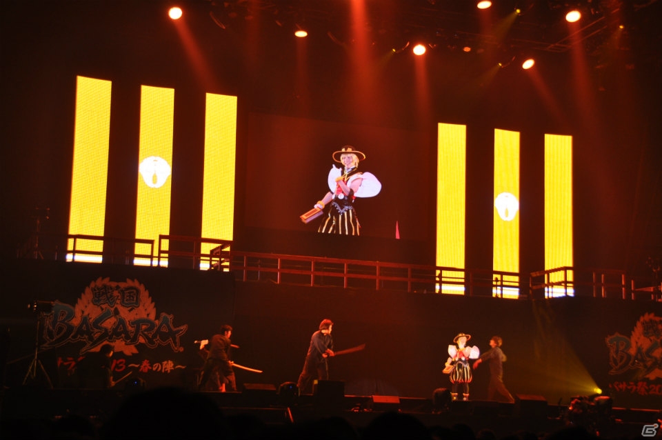 オープニングでの激しい演技、西川貴教さんと出演者の爆笑トークショーや座布団ゴルフも！？最新作も電撃発表された「バサラ祭2013 ～春の陣～」3月30日公演レポの画像16