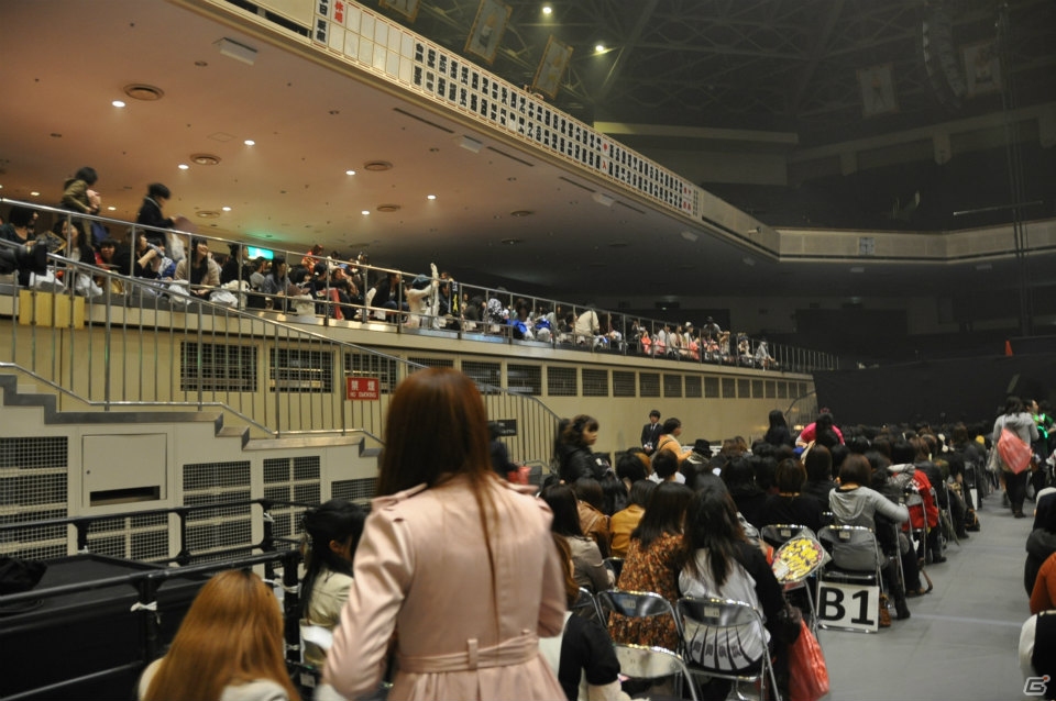 オープニングでの激しい演技、西川貴教さんと出演者の爆笑トークショーや座布団ゴルフも！？最新作も電撃発表された「バサラ祭2013 ～春の陣～」3月30日公演レポの画像8