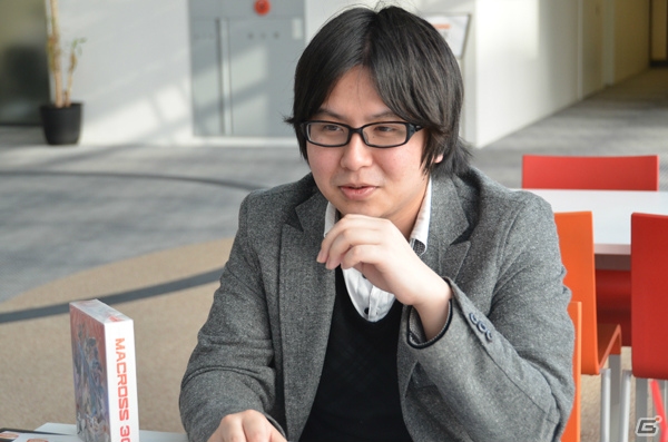 “YF-30”の誕生秘話も！PS3「マクロス30～銀河を繋ぐ歌声～」プロデューサー・小美野日出文氏へインタビューを敢行！の画像2