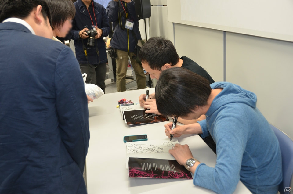 松山氏、新里氏が「.hack」プロジェクト発足からのエピソードを語った「『.hack』シリーズ完全設定資料集 LIGHT EDITION」発売記念トーク＆サイン会イベントをレポートの画像21