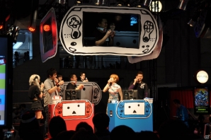 【ニコニコ超会議2】5月2日配信予定の魔物「ゴースト」「ウロボロス」とのバトルを先行体験！「バイキングぽいぽい」「閃乱カグラ」「初音ミク」などのステージは大盛況！PlayStationブースレポの画像2