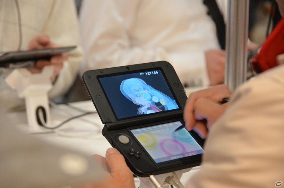 【ニコニコ超会議2】同じ曲でもタッチモード、ボタンモードで異なるリズムゲームが楽しめる3DS「初音ミク Project mirai 2（仮）」試遊レポートの画像3