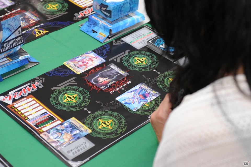 「カードファイト!! ヴァンガード」DAIGOさん自らが「DAIGOスペシャルセット」を手渡した発売記念イベントの模様を紹介の画像11
