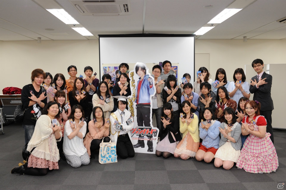 「カードファイト!! ヴァンガード」DAIGOさん自らが「DAIGOスペシャルセット」を手渡した発売記念イベントの模様を紹介の画像13