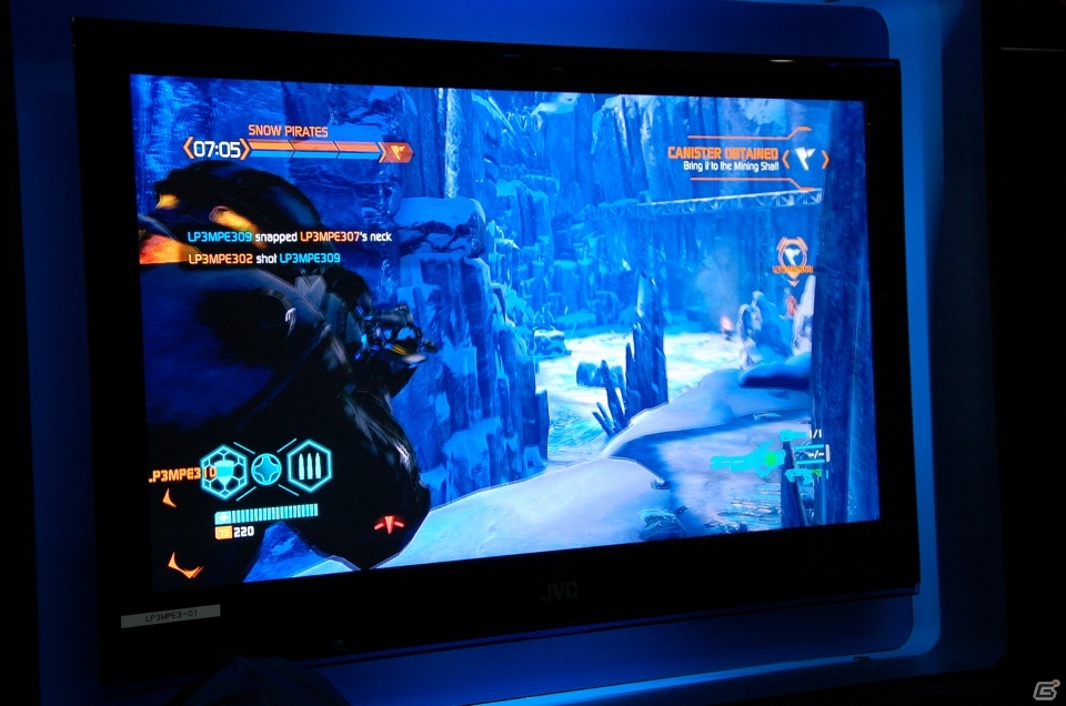 【E3 2013】金網の中でゾンビが暴れまわる「CAPCOM」ブースをレポートの画像3