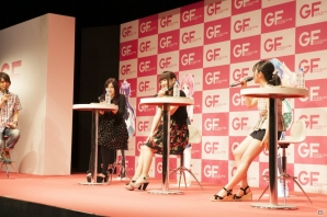 （左から）吉田尚記氏、喜多村英梨さん、新谷良子さん、<br />石原夏織さん
