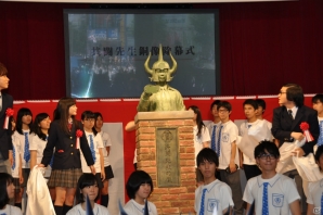 初の共闘トーナメント大会やステージイベントは大盛況!共闘先生の銅像や黒板アート、超巨大な共闘パンも登場した「共闘学園 開校式」レポートの画像51