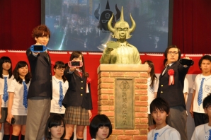 初の共闘トーナメント大会やステージイベントは大盛況!共闘先生の銅像や黒板アート、超巨大な共闘パンも登場した「共闘学園 開校式」レポートの画像53