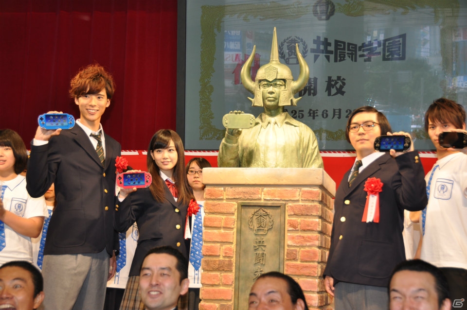 初の共闘トーナメント大会やステージイベントは大盛況！共闘先生の銅像や黒板アート、超巨大な共闘パンも登場した「共闘学園 開校式」レポートの画像55