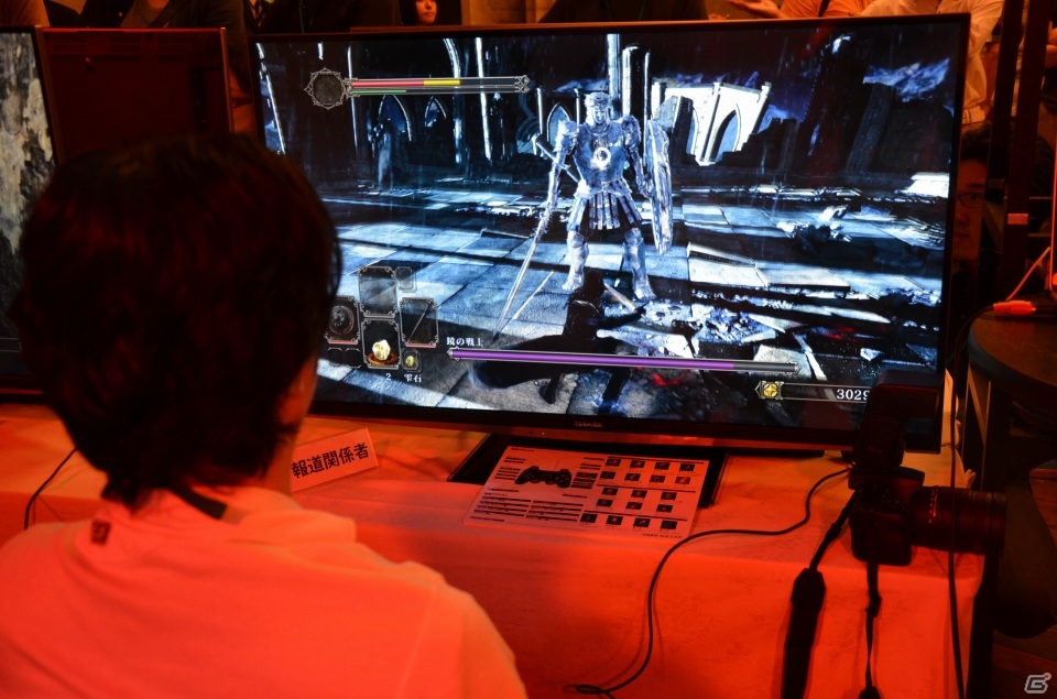 新たなモーションで生まれ変わったアクションを体験―強大なボスの洗礼も受けたPS3/Xbox 360「DARK SOULS II」先行体験レポートの画像9