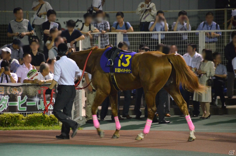 植田佳奈さんがジャパンダートダービーの優勝馬を予想―「ガンスリンガー ストラトス」と東京シティ競馬場とのコラボイベントの模様をお届けの画像10