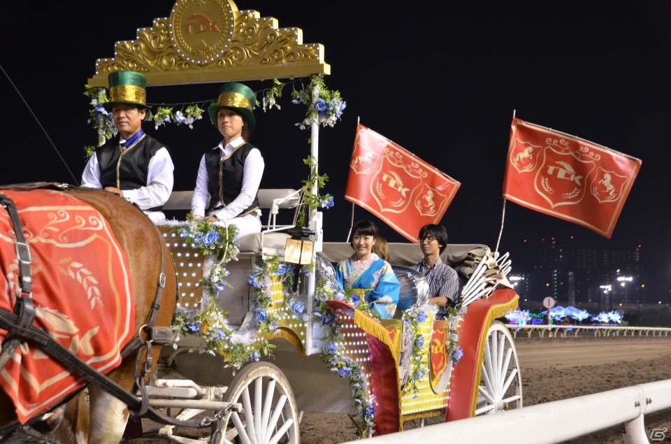 植田佳奈さんがジャパンダートダービーの優勝馬を予想―「ガンスリンガー ストラトス」と東京シティ競馬場とのコラボイベントの模様をお届けの画像13