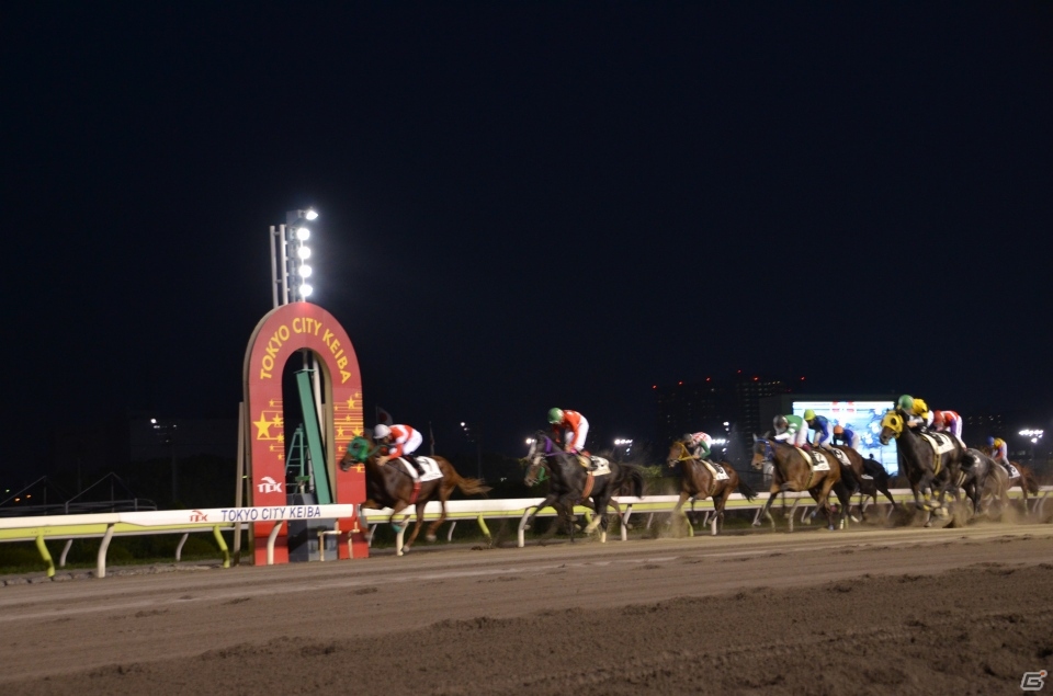 植田佳奈さんがジャパンダートダービーの優勝馬を予想―「ガンスリンガー ストラトス」と東京シティ競馬場とのコラボイベントの模様をお届けの画像3