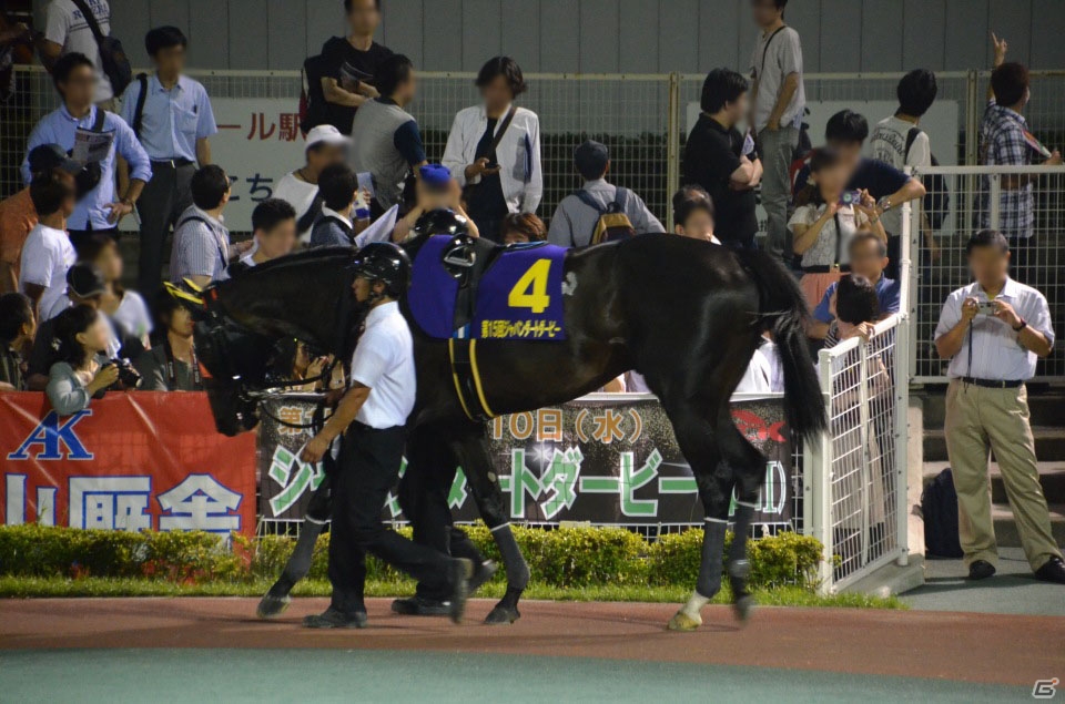 植田佳奈さんがジャパンダートダービーの優勝馬を予想―「ガンスリンガー ストラトス」と東京シティ競馬場とのコラボイベントの模様をお届けの画像9