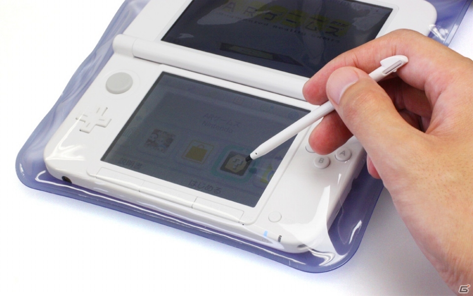 収納したままでもタッチ操作ができる！3DSLLなどの小型タブレットに対応した新製品「防水ケース」が7月19日に発売の画像3