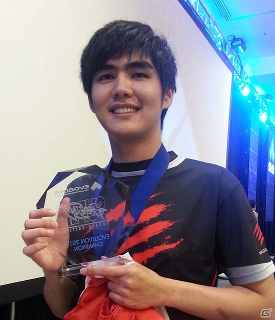 「EVO 2013」にてMad Catz所属のプロゲーマー「Xian」選手＆「ときど」選手がスパ4AE部門の優勝・準優勝を独占！記念プレゼントキャンペーン開催の画像1